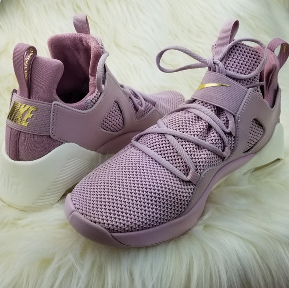 nike wmns air alluxe